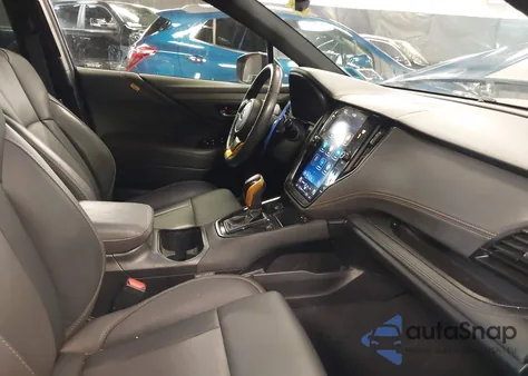 2022 Subaru Outback Wilderness z USA, uszkodzony, nr VIN 4S4BTGUD1N3243209